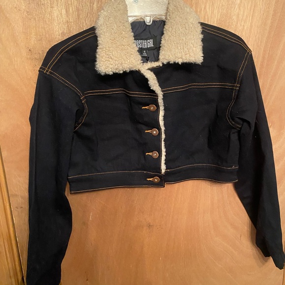 POSTER GIRL Cropped Jacket with Cream shearling Collar - Picture 10 of 15